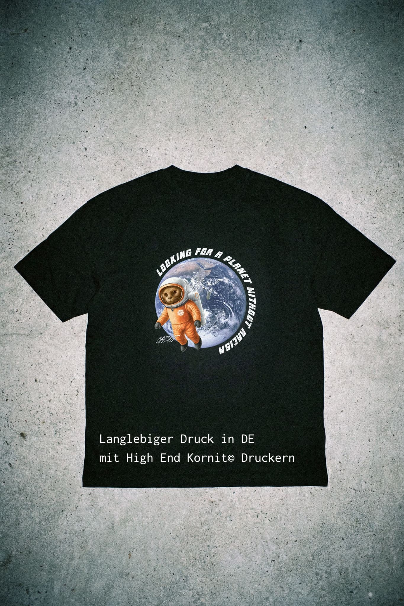 PLANET/RACISM (CLASSIC T-SHIRT)