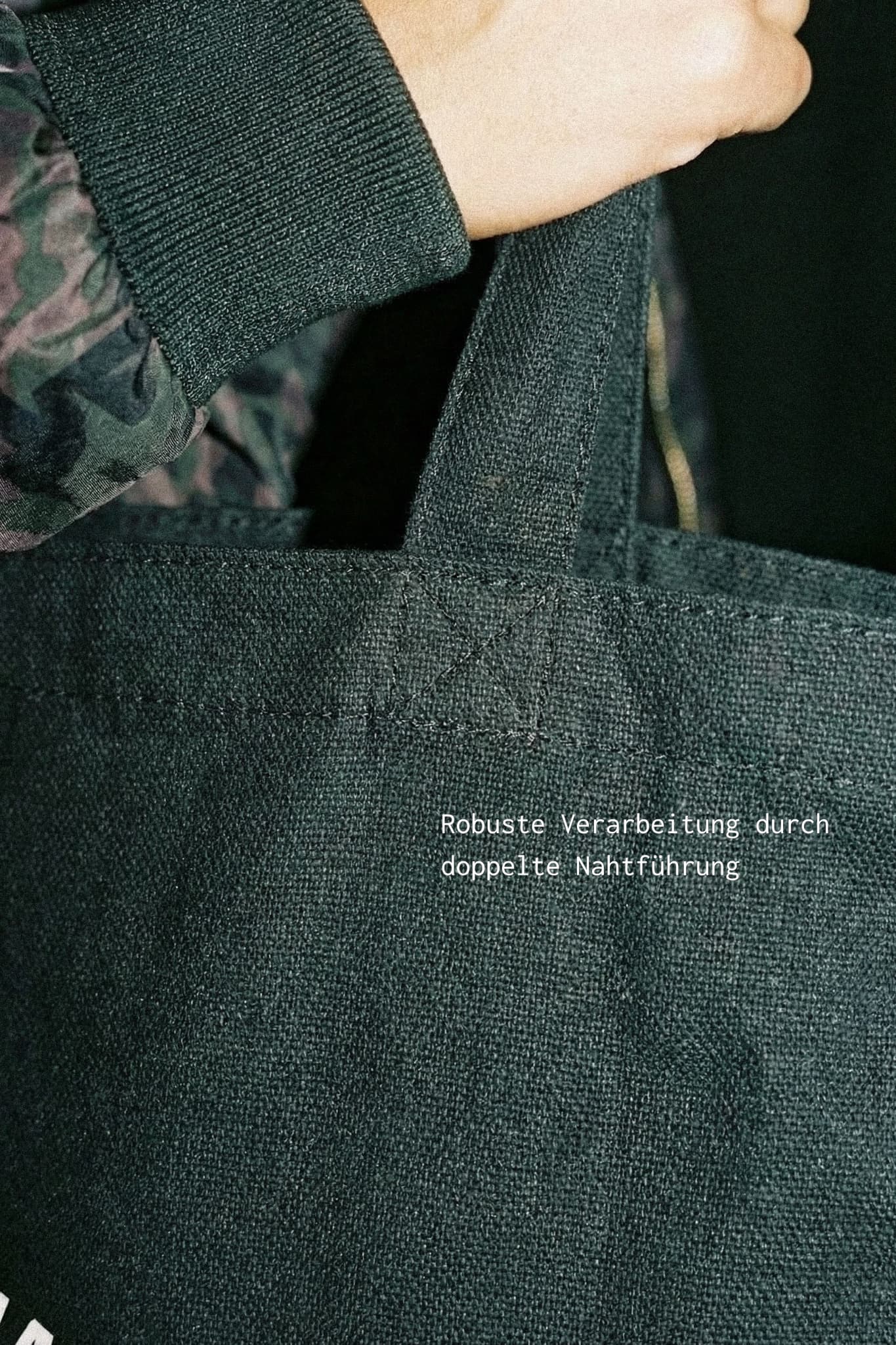 LOOKING FOR A PLANET TASCHE